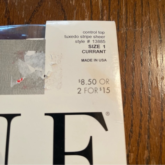 Hue Sheers Gotta Have Nylons Control Top Tuxedo Stripe Currant 1 New NWT - Picture 2 of 6